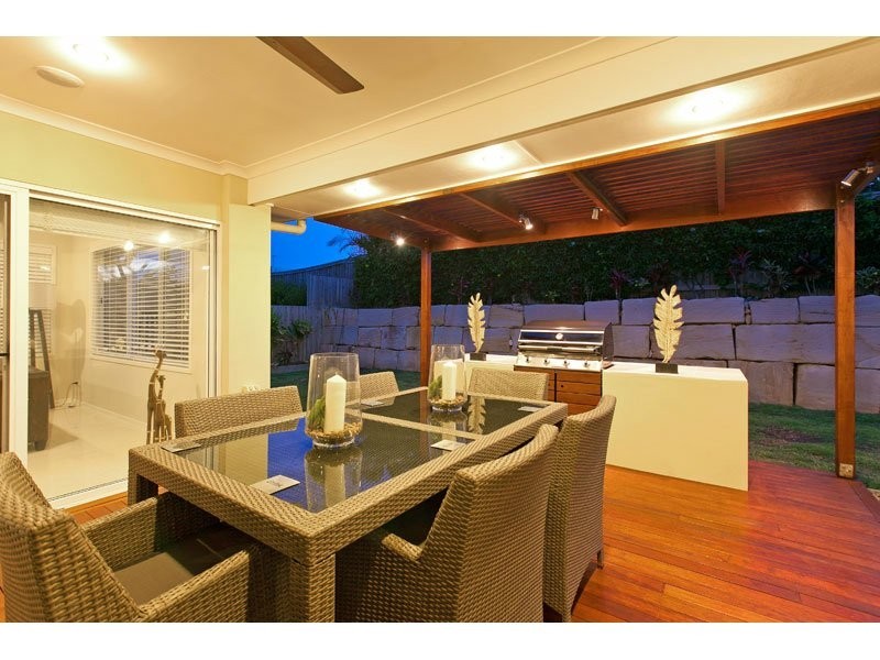 3 Pyrus Place, Redland Bay QLD 4165