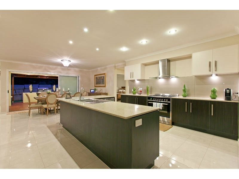 3 Pyrus Place, Redland Bay QLD 4165