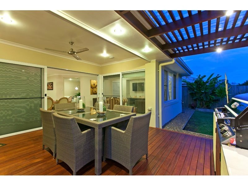 3 Pyrus Place, Redland Bay QLD 4165
