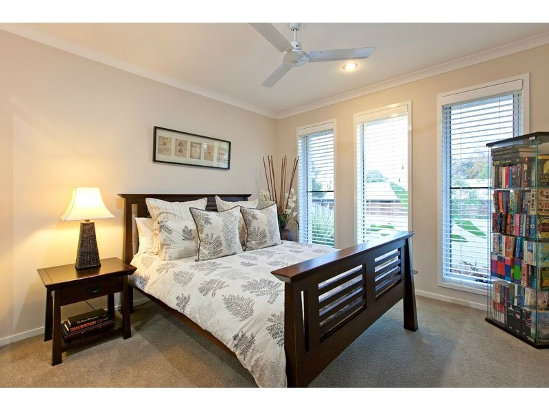 3 Pyrus Place, Redland Bay QLD 4165