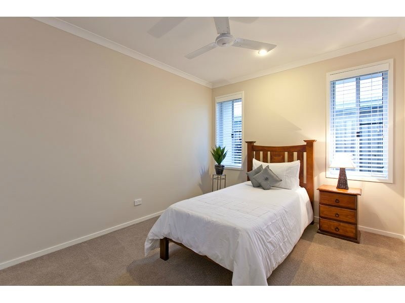 3 Pyrus Place, Redland Bay QLD 4165