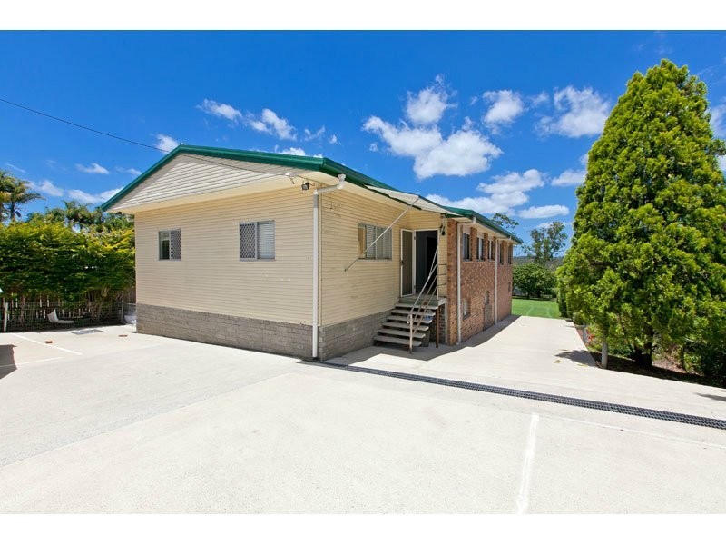 297 Redland Bay Road, Capalaba QLD 4157