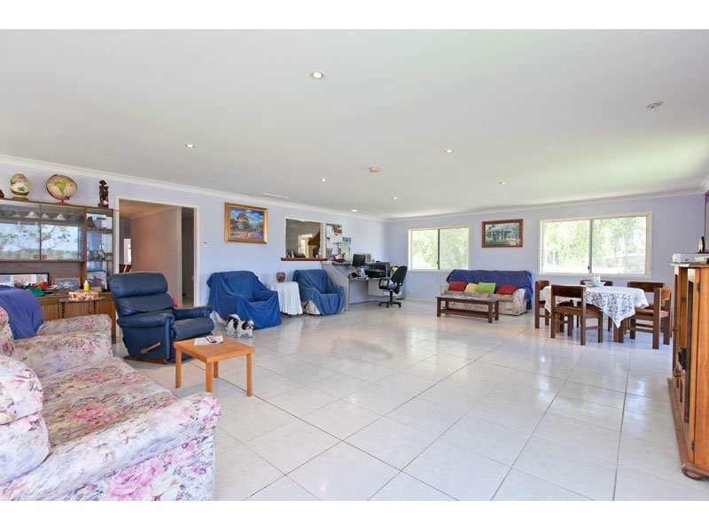 297 Redland Bay Road, Capalaba QLD 4157