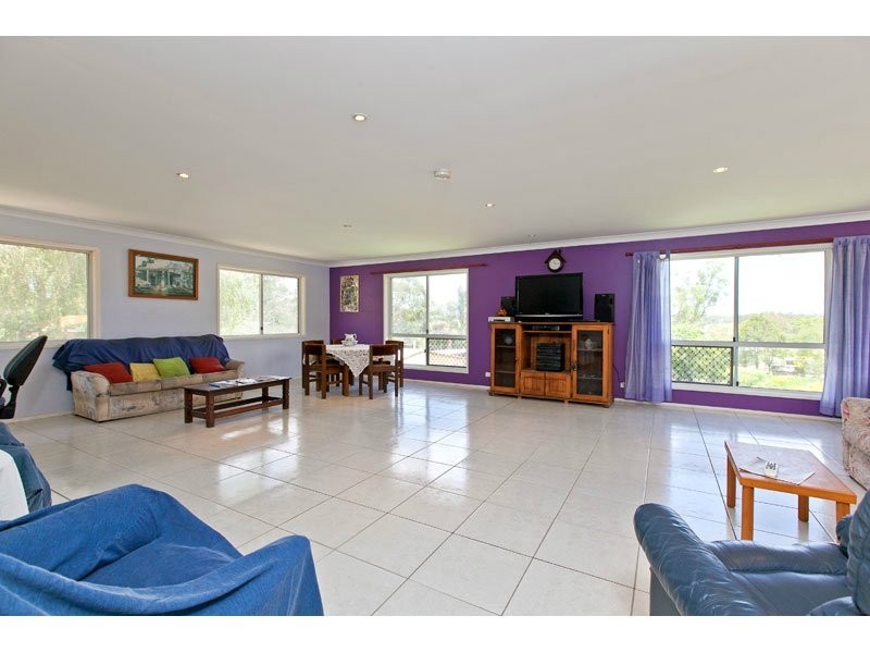 297 Redland Bay Road, Capalaba QLD 4157