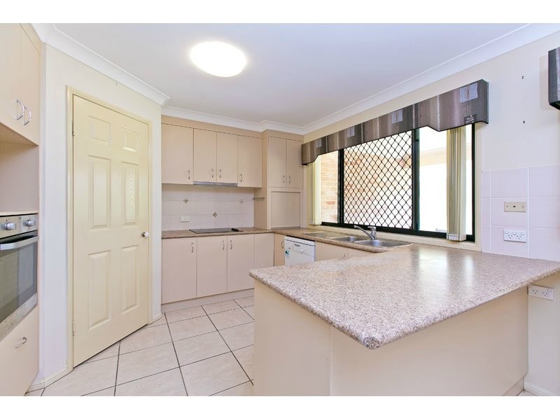 27 McConechy Dve, Victoria Point QLD 4165