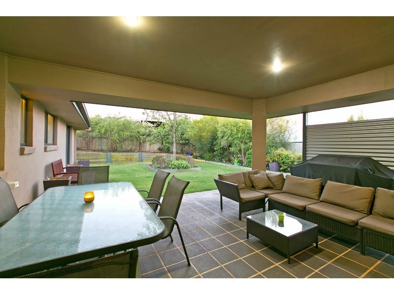 25 Cole St, Redland Bay QLD 4165