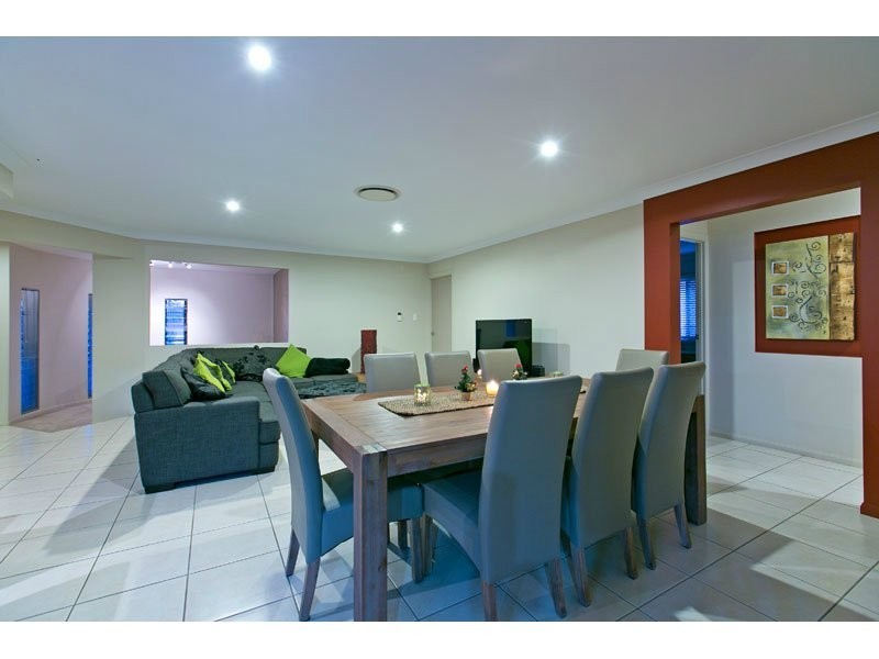25 Cole St, Redland Bay QLD 4165