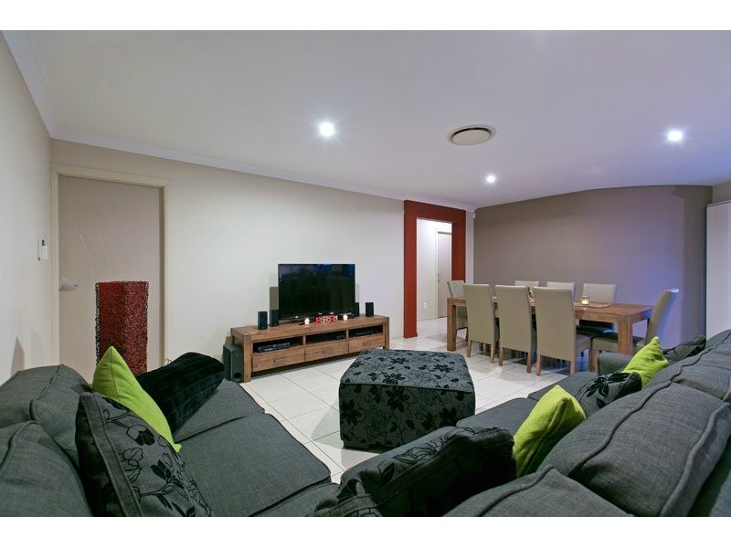 25 Cole St, Redland Bay QLD 4165