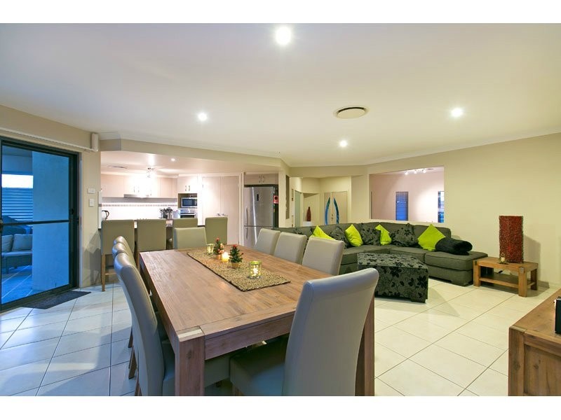 25 Cole St, Redland Bay QLD 4165