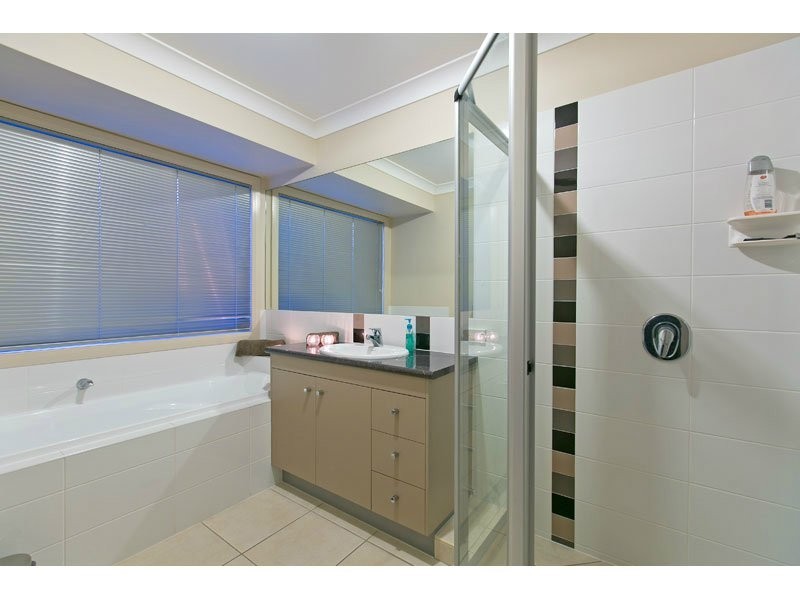 25 Cole St, Redland Bay QLD 4165