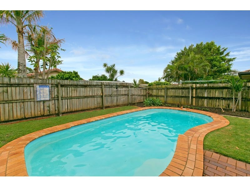 44 Seagull St, Victoria Point QLD 4165