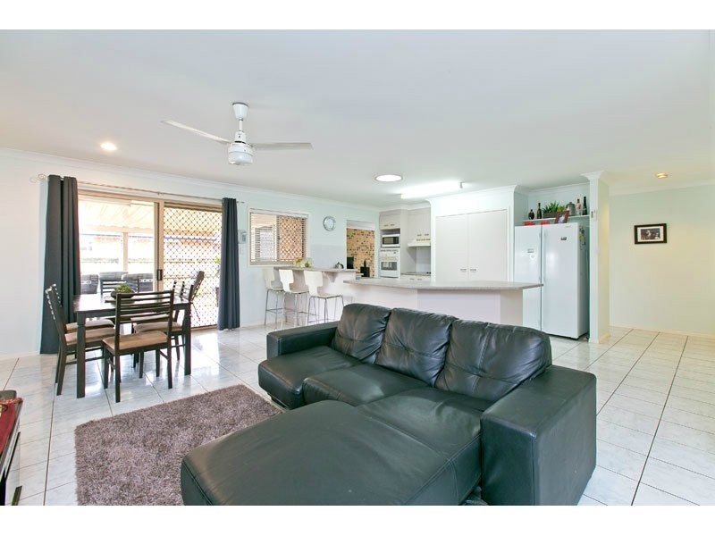 44 Seagull St, Victoria Point QLD 4165