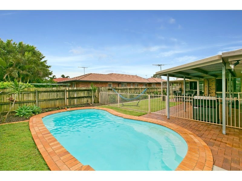 44 Seagull St, Victoria Point QLD 4165
