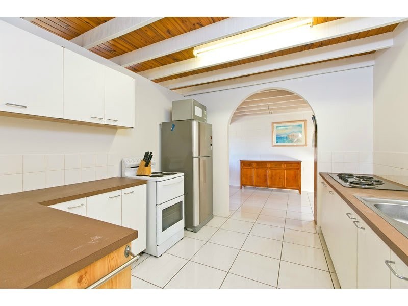 17 Lake View Drive, Thornlands QLD 4164