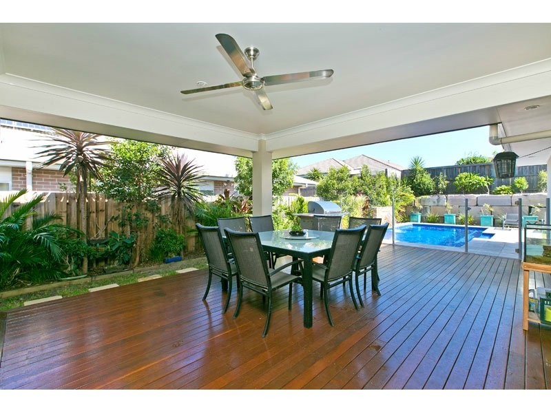 9 Pyrus Place, Redland Bay QLD 4165