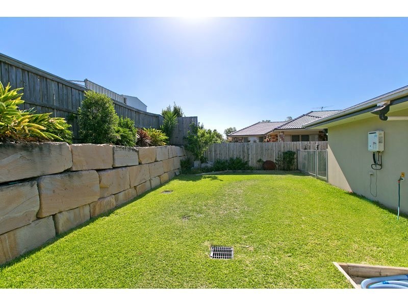 9 Pyrus Place, Redland Bay QLD 4165