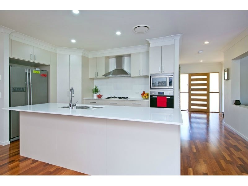 9 Pyrus Place, Redland Bay QLD 4165