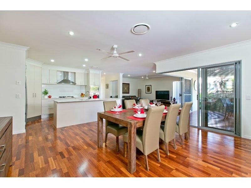 9 Pyrus Place, Redland Bay QLD 4165