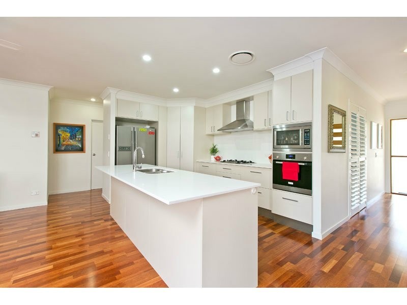 9 Pyrus Place, Redland Bay QLD 4165