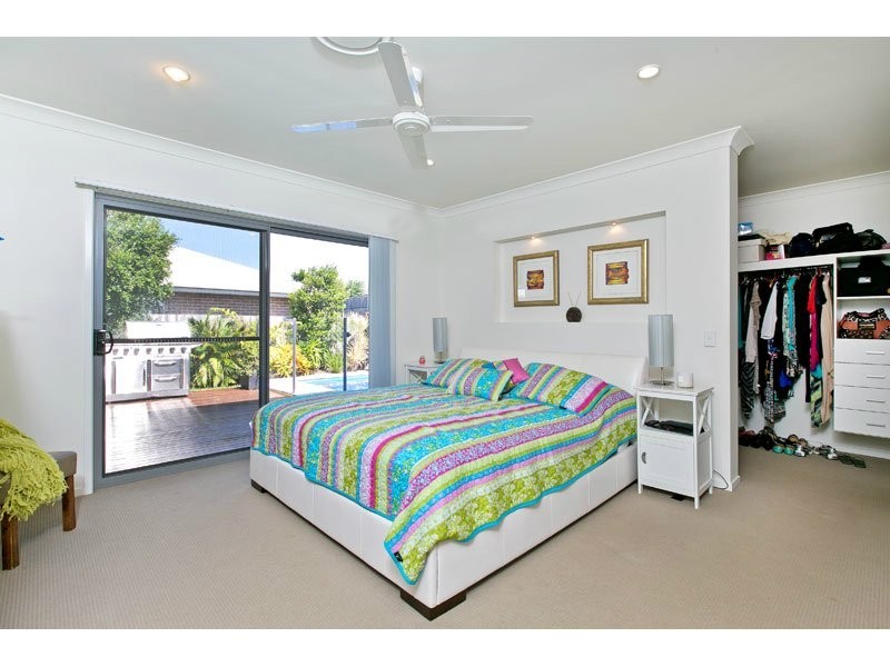 9 Pyrus Place, Redland Bay QLD 4165