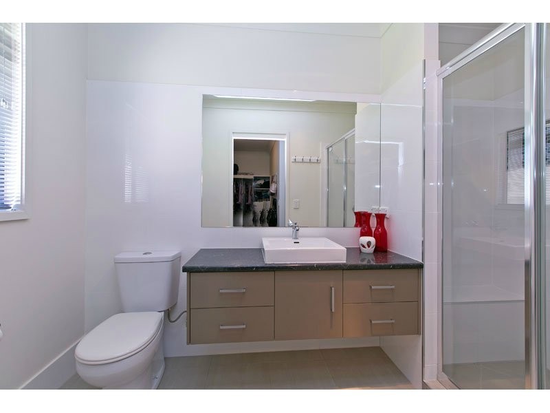 9 Pyrus Place, Redland Bay QLD 4165