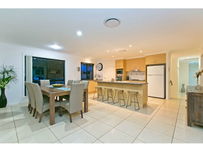 10 Cole Street, Redland Bay QLD 4165
