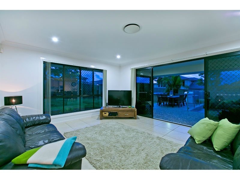 10 Cole Street, Redland Bay QLD 4165