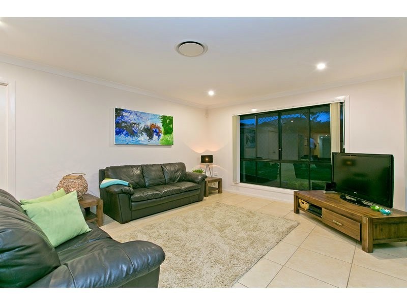 10 Cole Street, Redland Bay QLD 4165