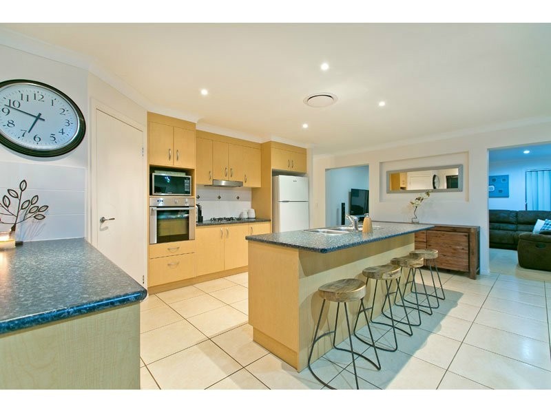 10 Cole Street, Redland Bay QLD 4165