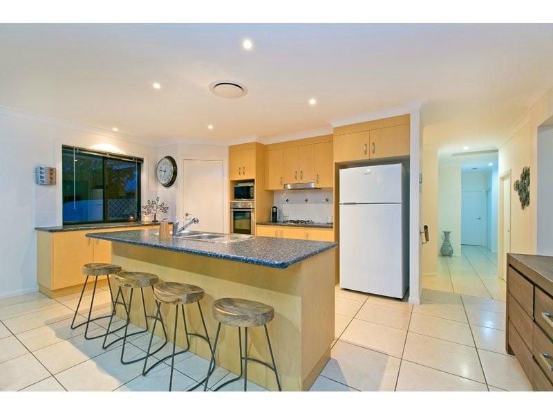 10 Cole Street, Redland Bay QLD 4165