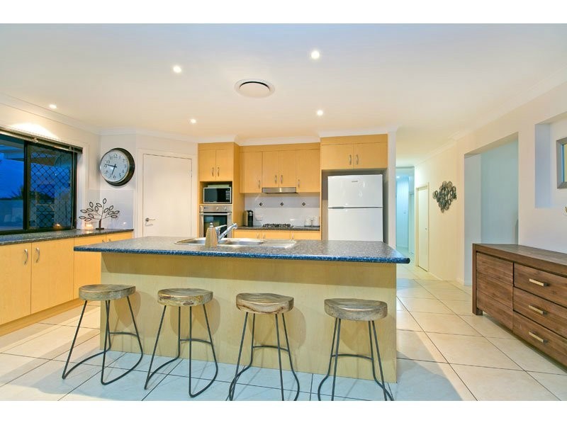 10 Cole Street, Redland Bay QLD 4165