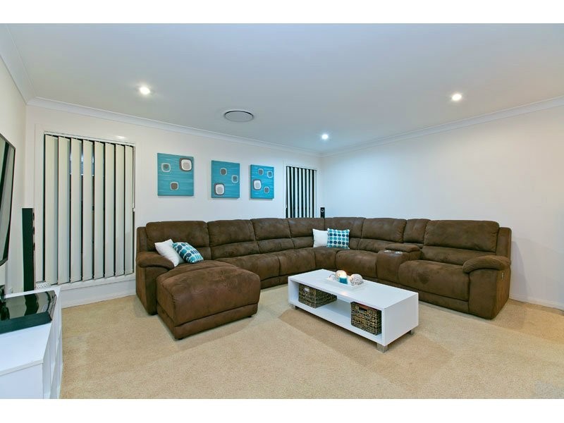 10 Cole Street, Redland Bay QLD 4165