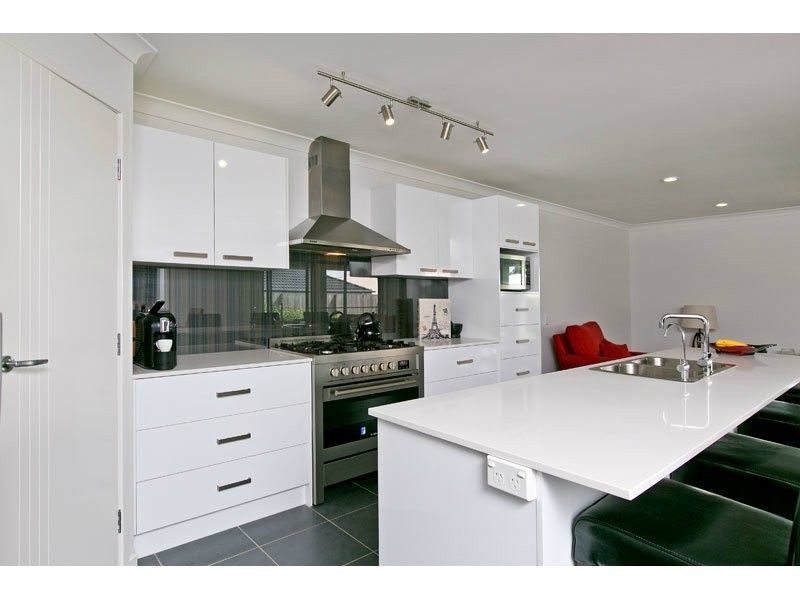 26 Unwin Road, Redland Bay QLD 4165