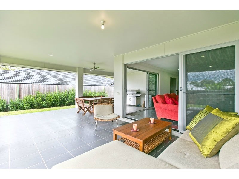 26 Unwin Road, Redland Bay QLD 4165