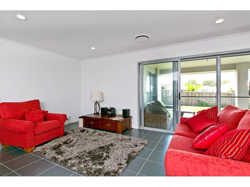 26 Unwin Road, Redland Bay QLD 4165