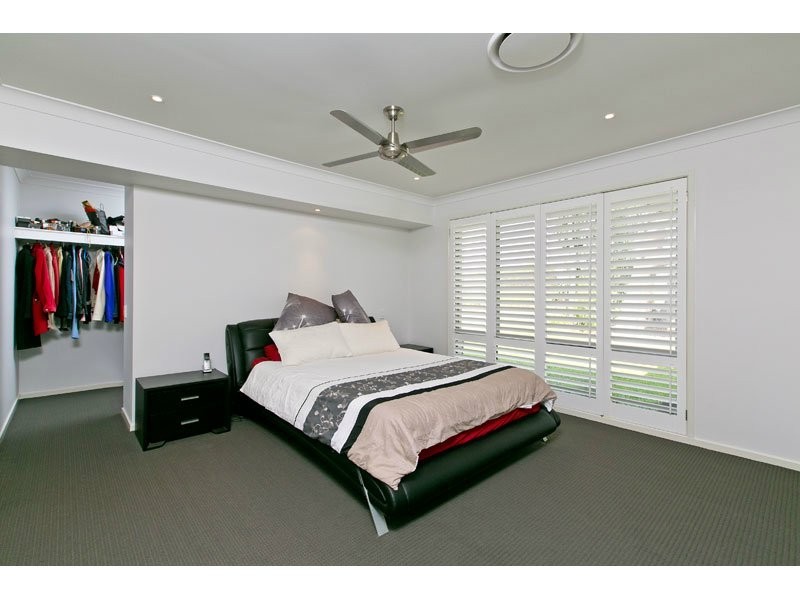 26 Unwin Road, Redland Bay QLD 4165