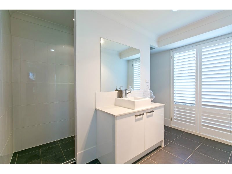 26 Unwin Road, Redland Bay QLD 4165