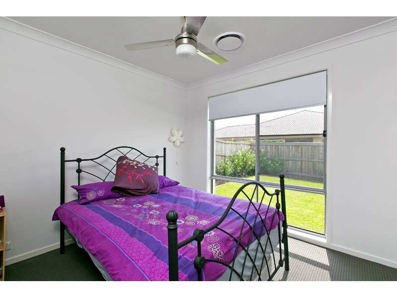26 Unwin Road, Redland Bay QLD 4165
