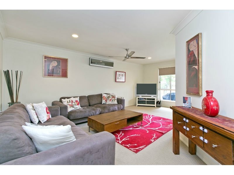 9 Cynthia Place, Wakerley QLD 4154