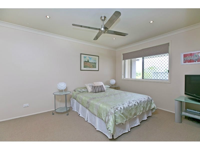 9 Cynthia Place, Wakerley QLD 4154