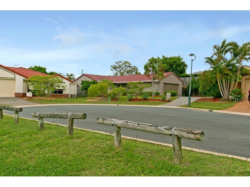 9 Cynthia Place, Wakerley QLD 4154
