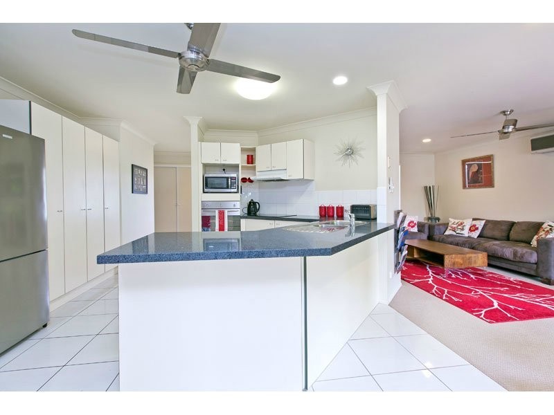 9 Cynthia Place, Wakerley QLD 4154