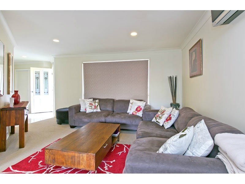 9 Cynthia Place, Wakerley QLD 4154