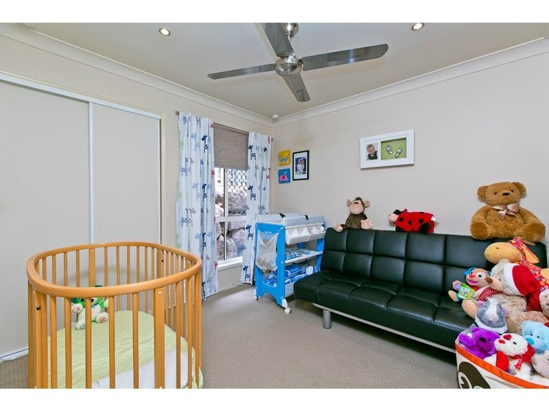 9 Cynthia Place, Wakerley QLD 4154