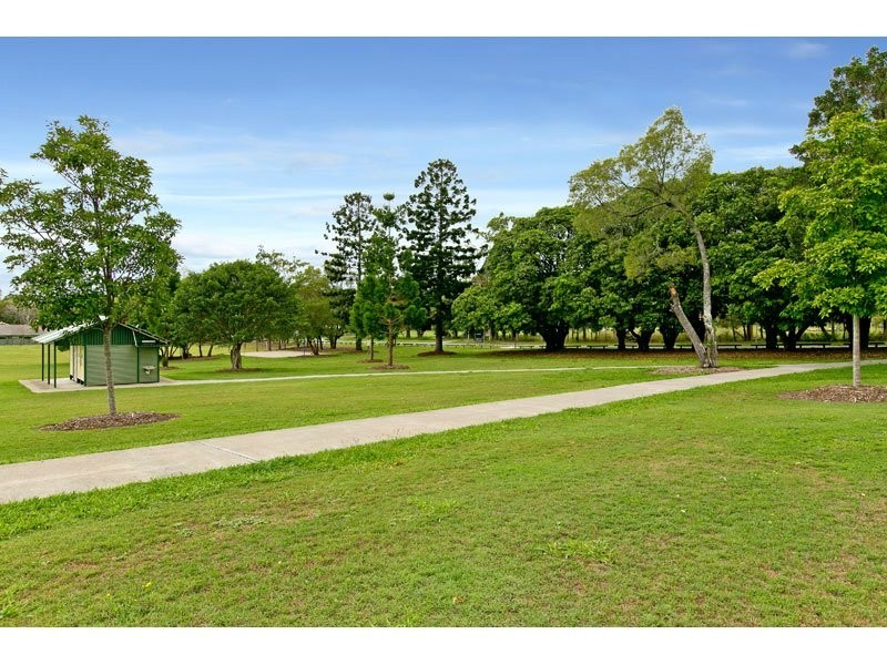 9 Cynthia Place, Wakerley QLD 4154