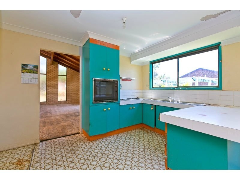 8 Angela Cres, Cleveland QLD 4163