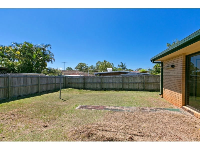 8 Angela Cres, Cleveland QLD 4163