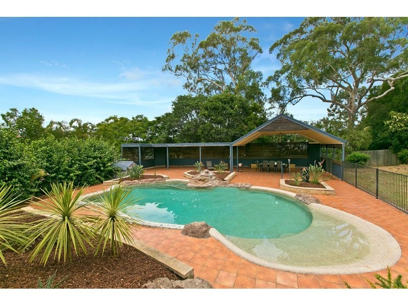 12 Honeyeater Court, Thornlands QLD 4164