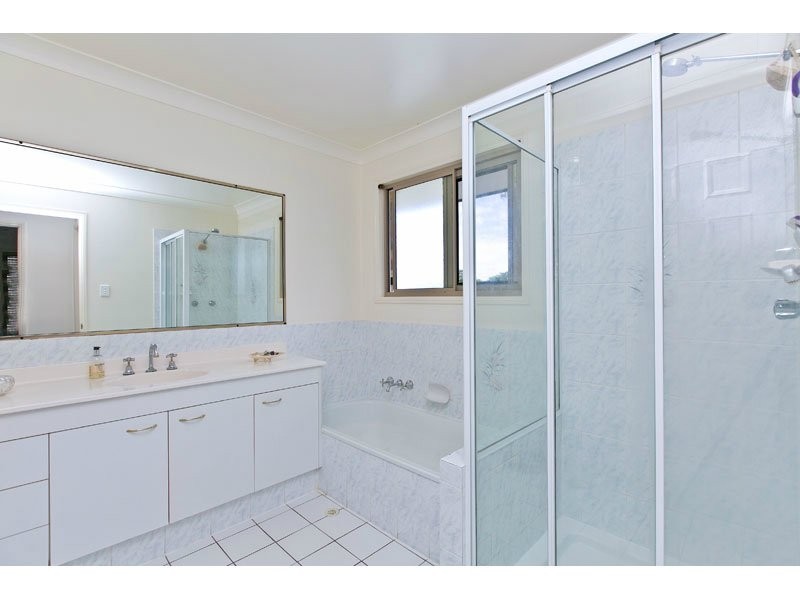 12 Honeyeater Court, Thornlands QLD 4164