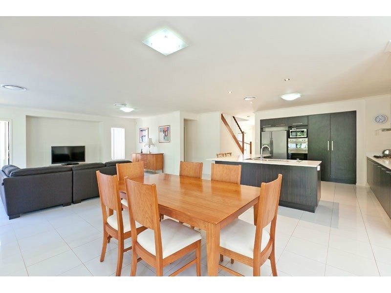 20 Bedarra Street, Redland Bay QLD 4165